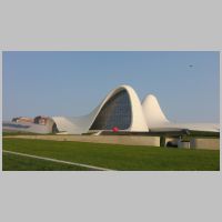 Heydar Aliyev Cultural Center, Baku, Aserbeidschan.jpg